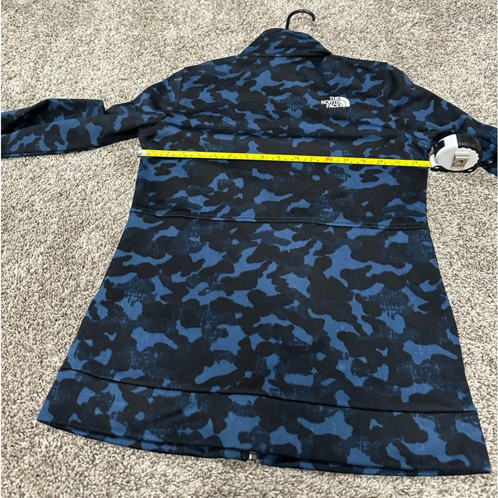 The North Face Zip Front Jacket CAMO - Picture 10 of 11